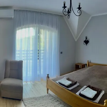 Polychka Winehouse Guest house 3*