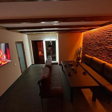 Polychka Winehouse 3*