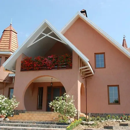 Polychka Winehouse Vynohradiv